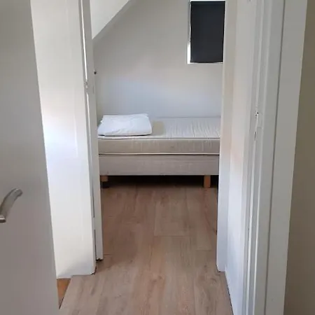 Apartment T-rots, Prachtig Zomerhuis *