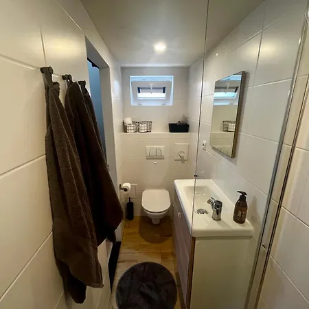 T-rots, Prachtig Zomerhuis アパート *