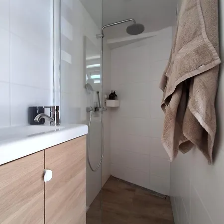 Apartment T-rots, Prachtig Zomerhuis