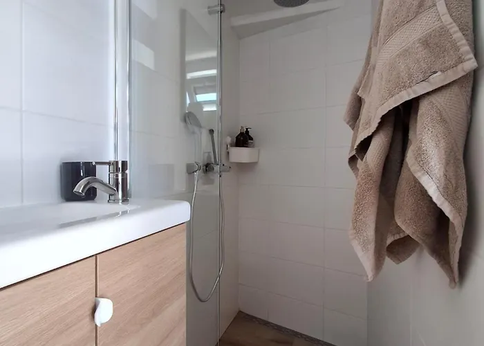 Daire T-rots, Prachtig Zomerhuis