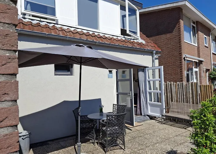 Daire T-rots, Prachtig Zomerhuis Noordwijk