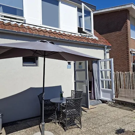 Apartment T-rots, Prachtig Zomerhuis Noordwijk
